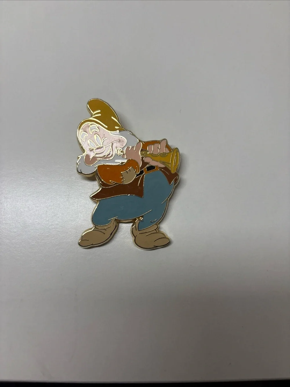 Disneyland/Disney World Collectible Pin Lot